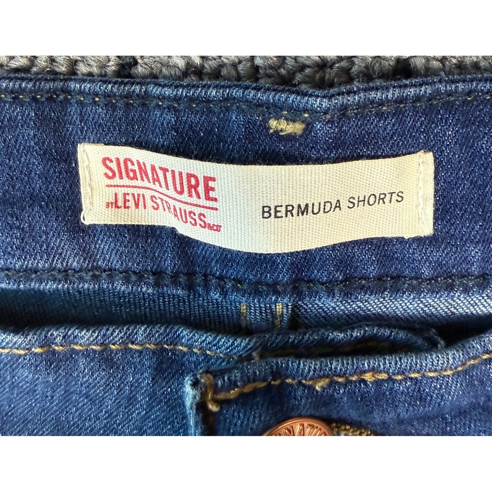 Signature by Levi Strauss Womens Bermuda Shorts Dark Wash Cuff Stretch Denim 34 - Picture 7 of 9